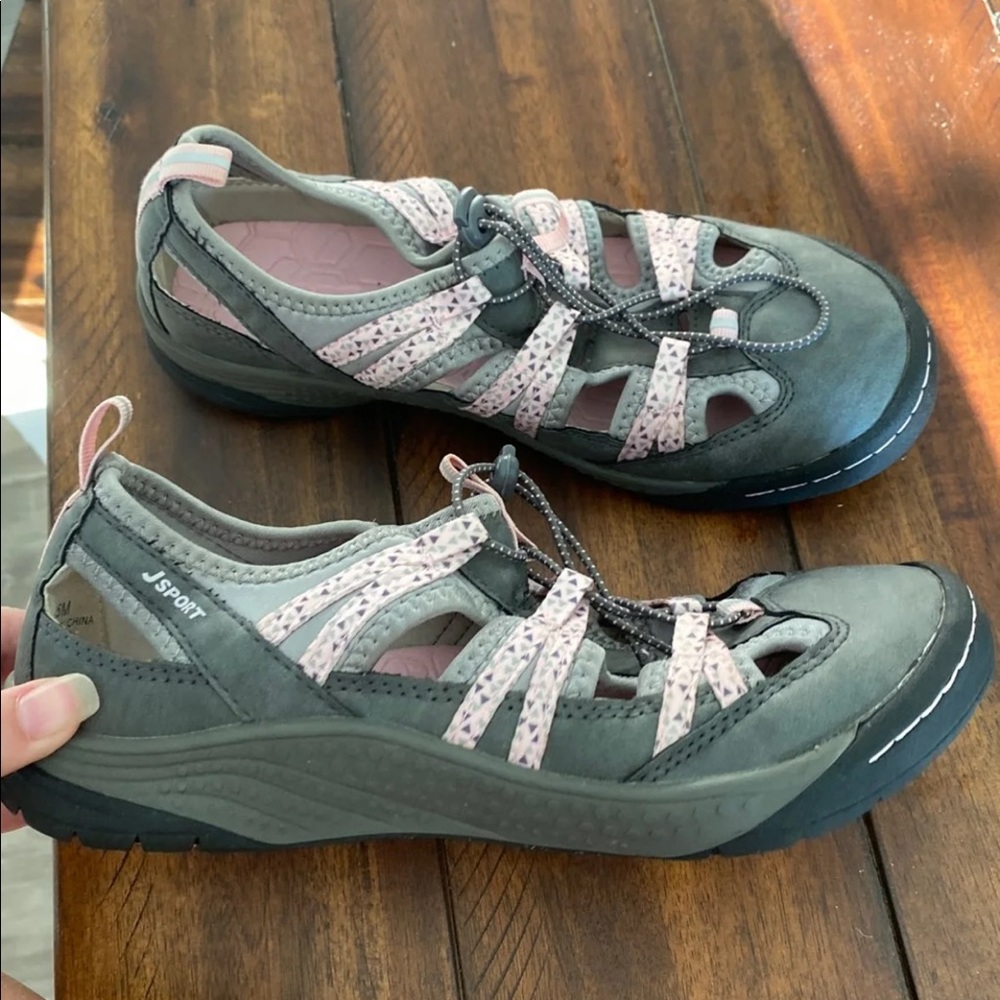 Water shoes